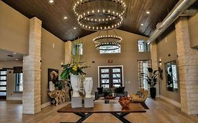 Lux San Antonio Apartments - Free Wifi - Pool - Gym